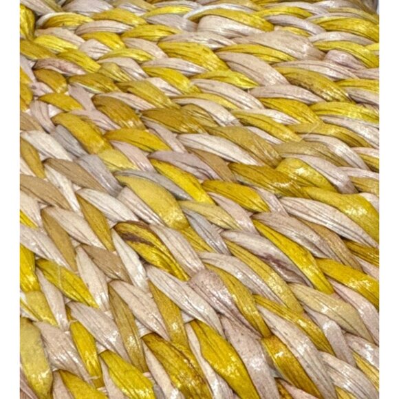 Woven Straw Flower Shaped Handbag With Double Handles & Zipper Closure Bahamas - Picture 2 of 9